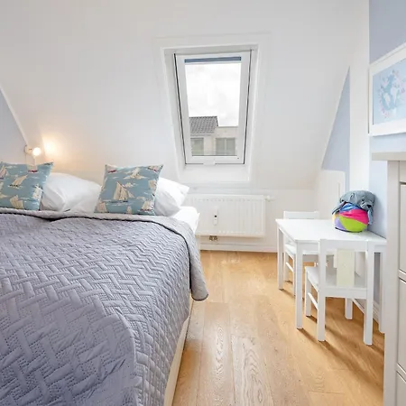 Strandallee 128- Seesternchen Scharbeutz